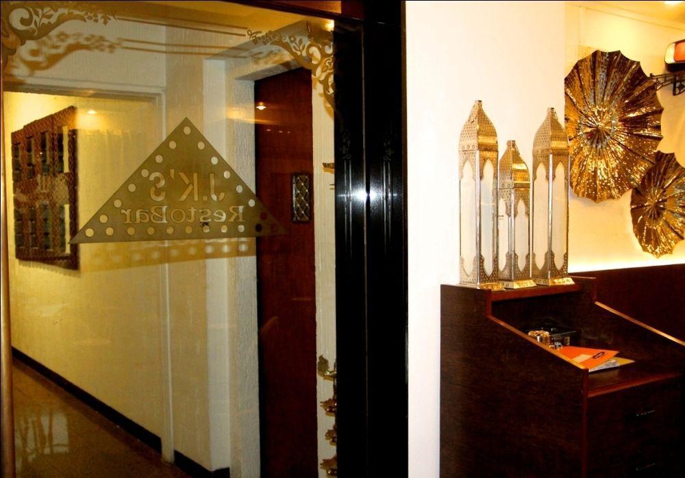 Hotel Samraj Mumbai Exteriör bild