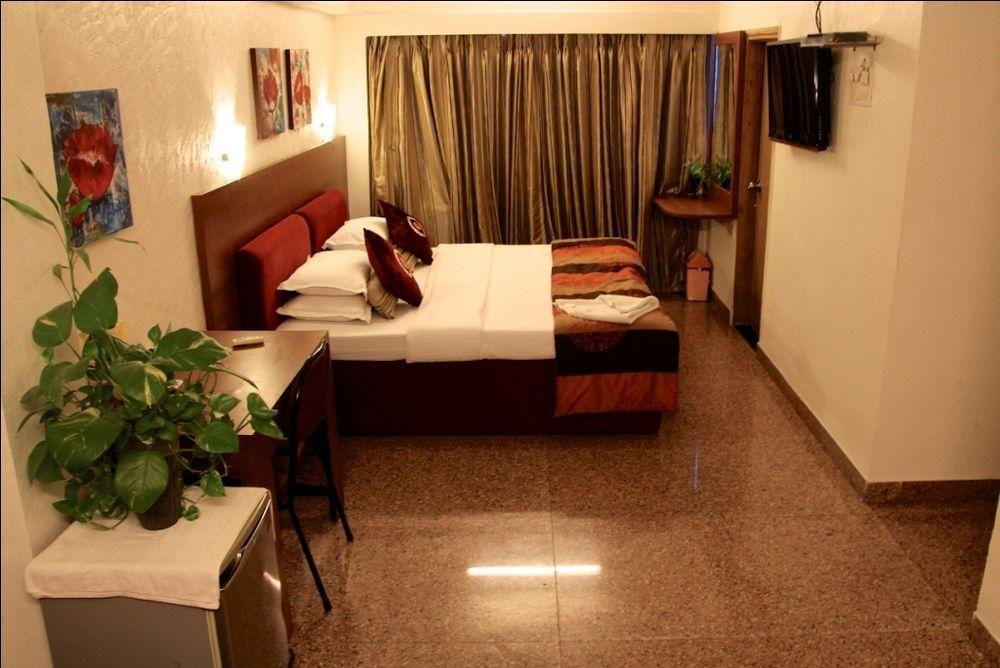 Hotel Samraj Mumbai Exteriör bild